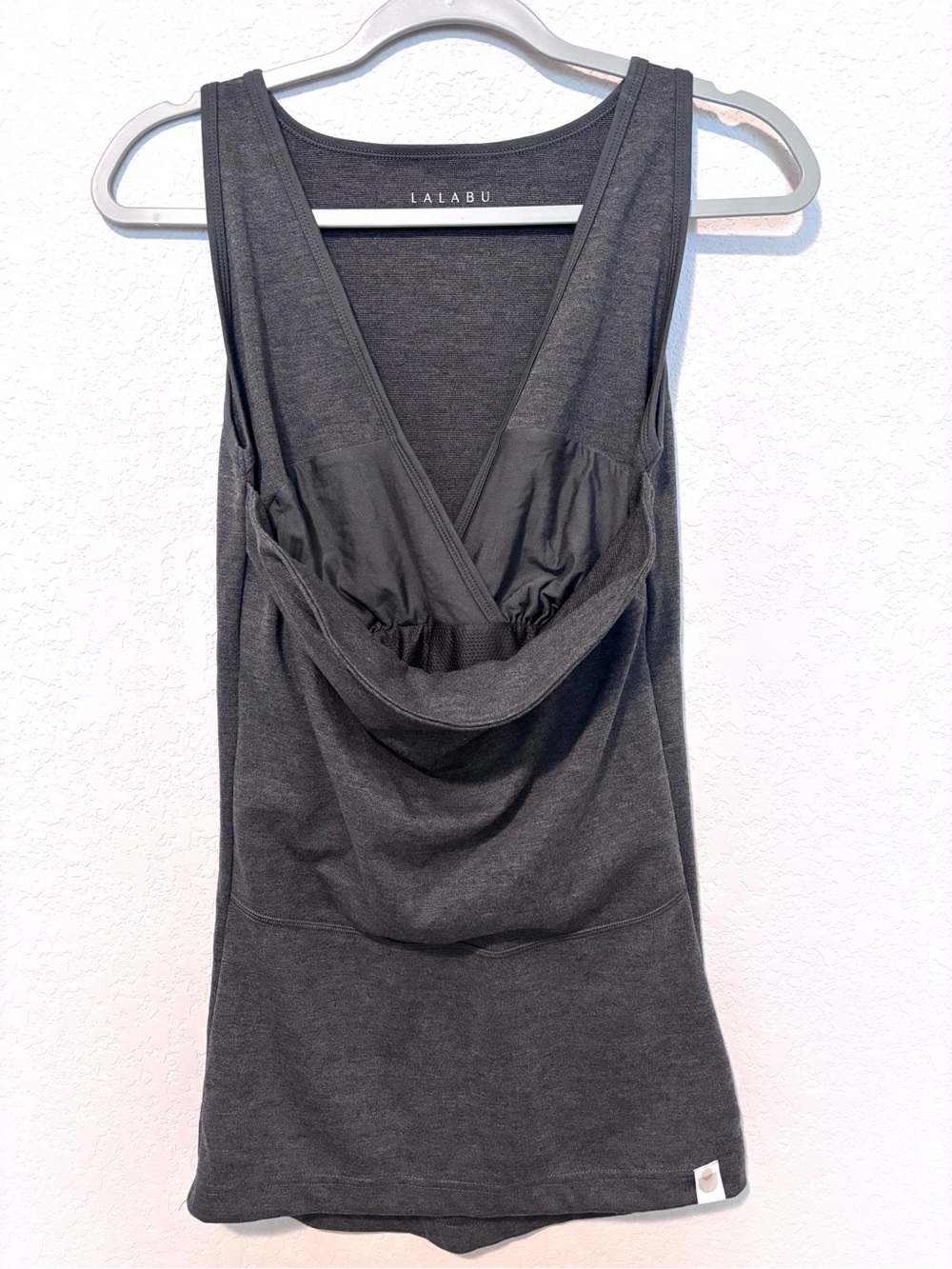 Lalabu The Soothe Gray Pouch Tank Top Women’s Medium Newborn Infant Comfort
